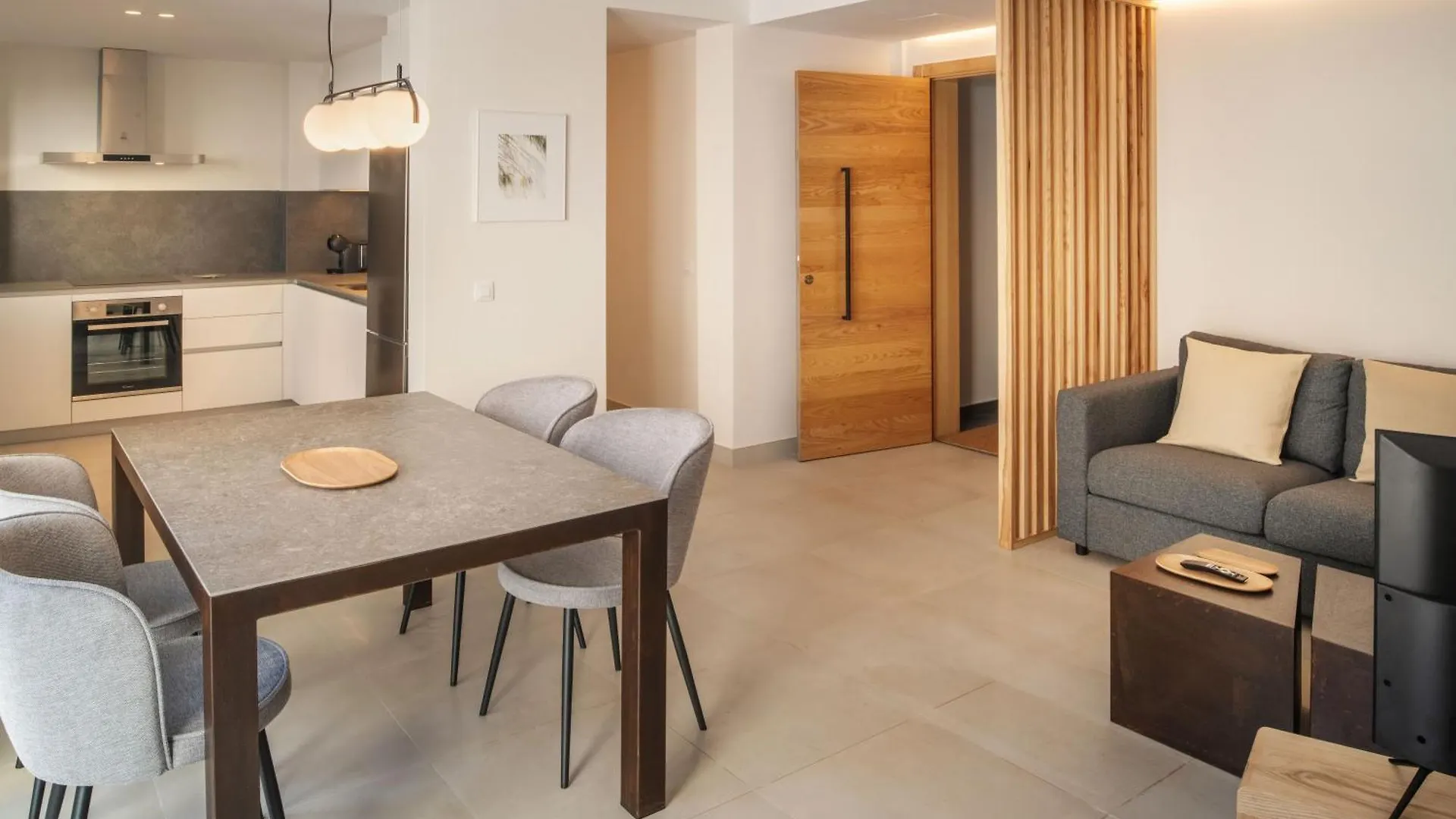 Flora - Panasco Suites Arrecife  Arrecife (Lanzarote)