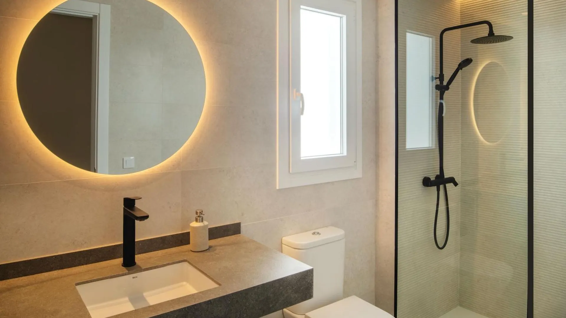 Flora - Panasco Suites Arrecife  Holiday home