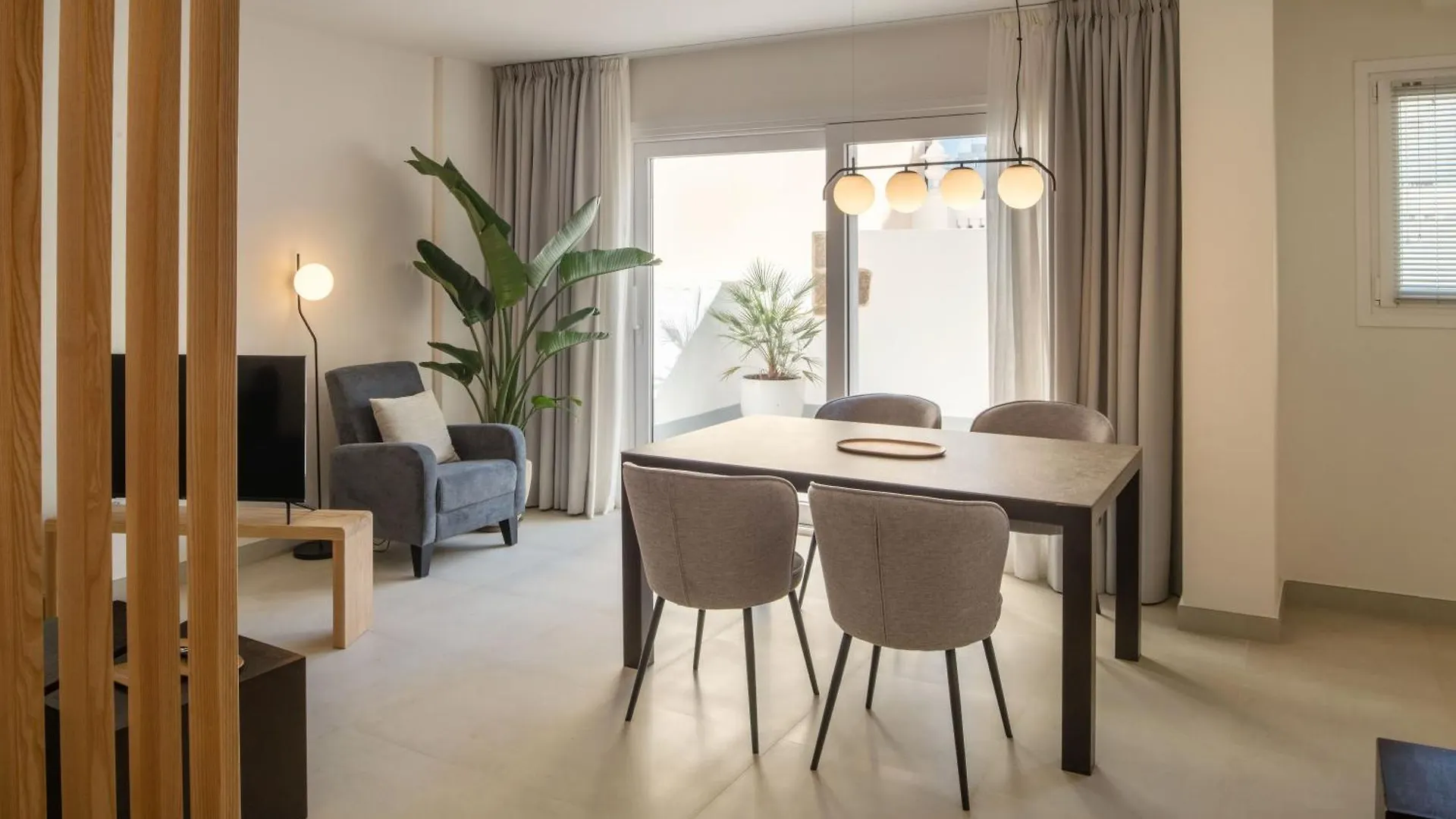 Flora - Panasco Suites location